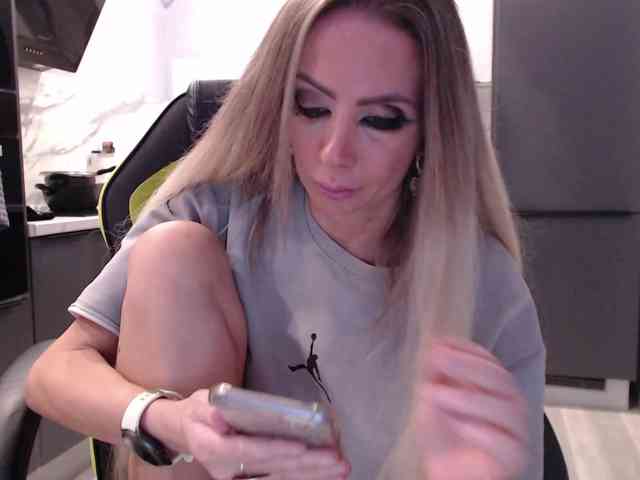 blondalina webcam