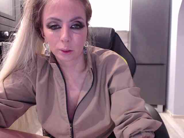 blondalina webcam