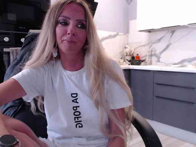 blondalina webcam