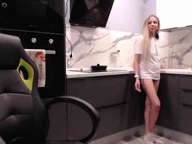 blondalina webcam