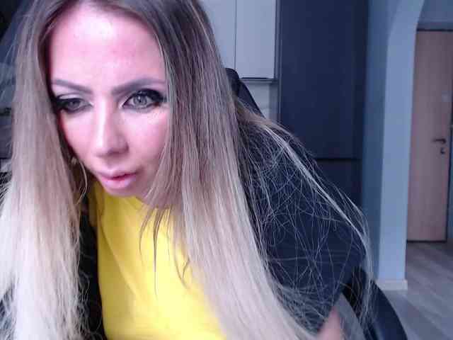 blondalina webcam