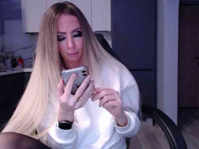 blondalina webcam