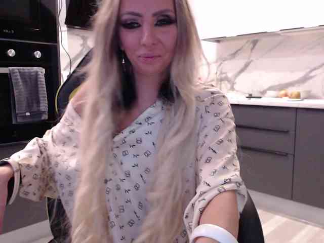 blondalina webcam