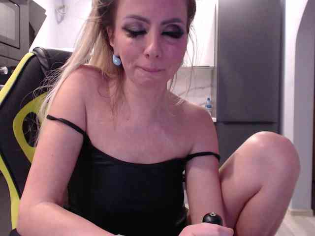 blondalina webcam