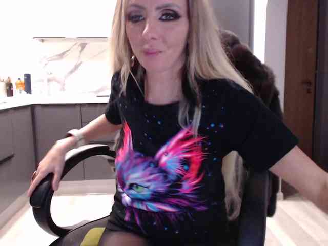 blondalina webcam