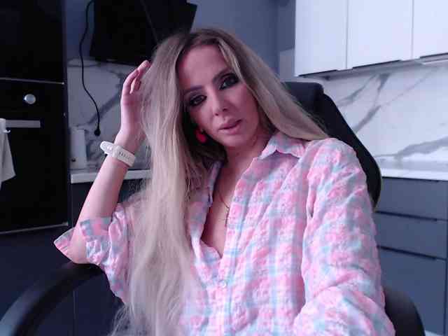 blondalina webcam