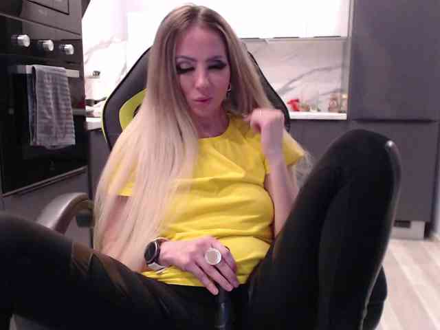 blondalina webcam