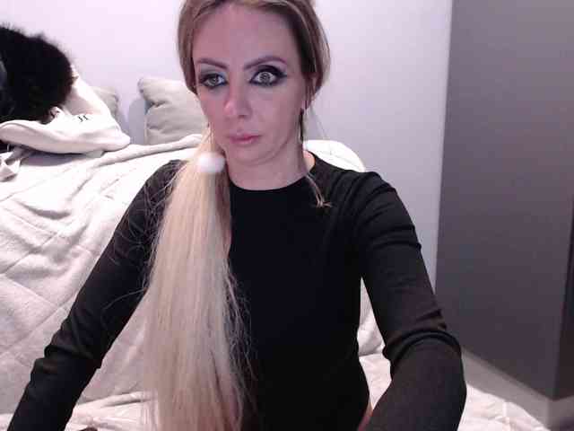 blondalina webcam
