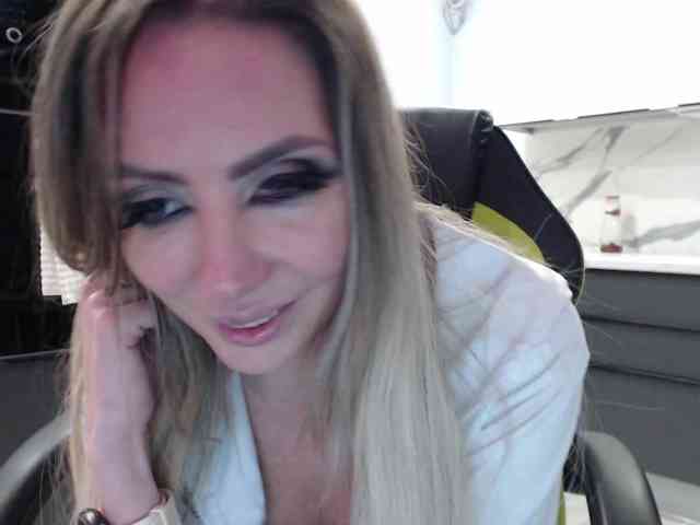 blondalina webcam