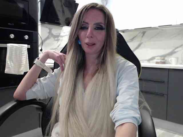 blondalina webcam