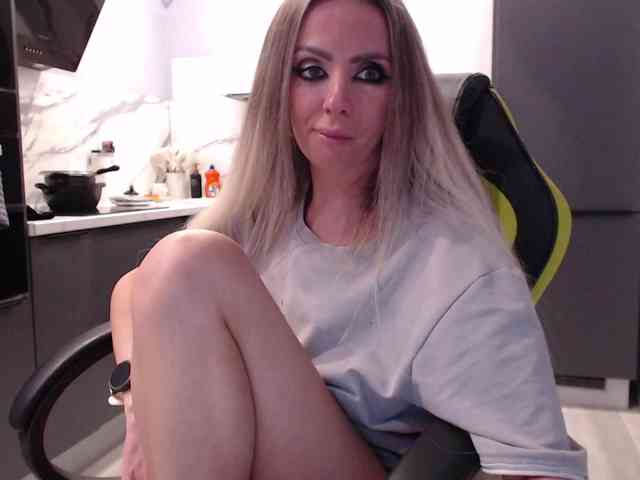 blondalina webcam