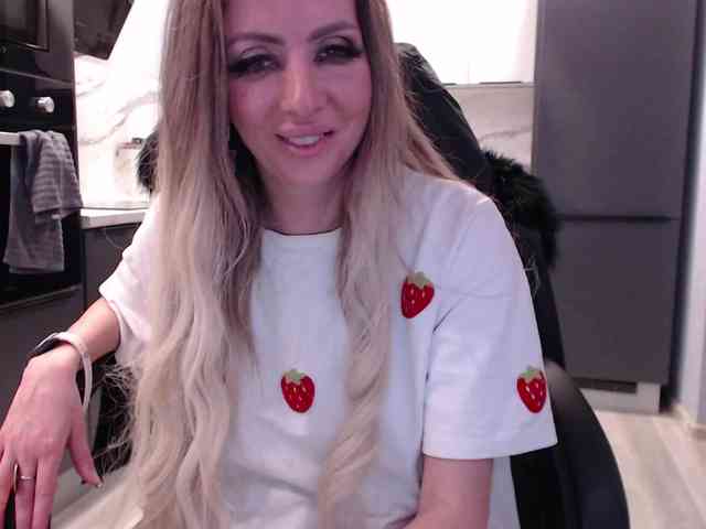 blondalina webcam