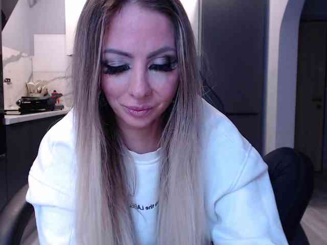 blondalina webcam