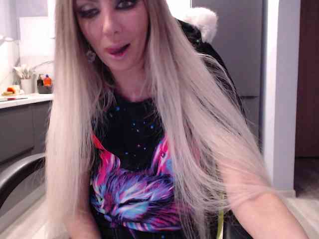 blondalina webcam