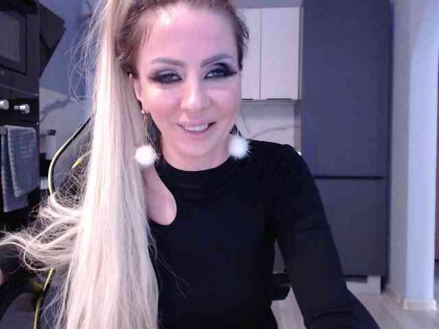 blondalina webcam