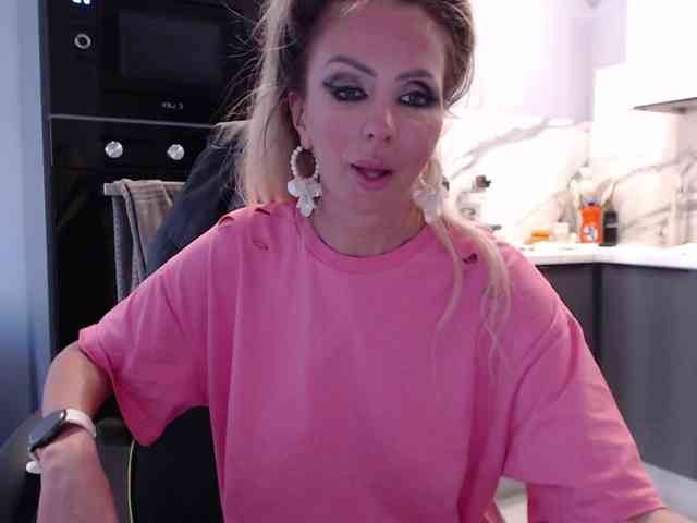 blondalina webcam