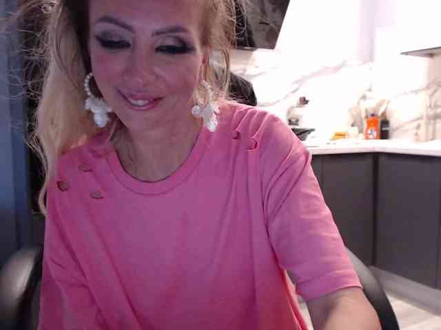 blondalina webcam