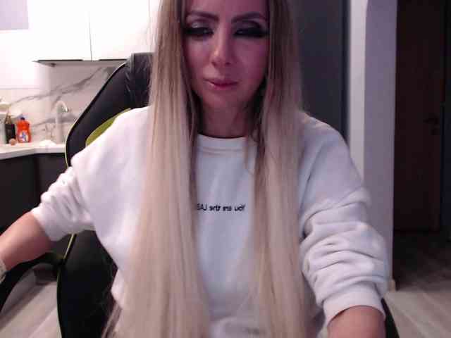 blondalina webcam