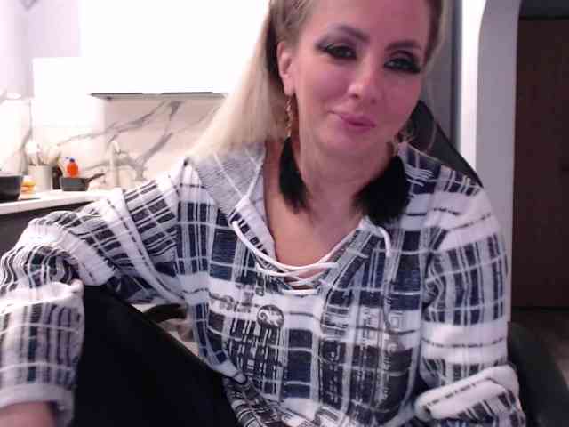 blondalina webcam