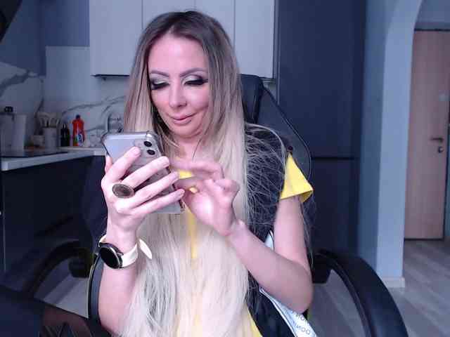 blondalina webcam