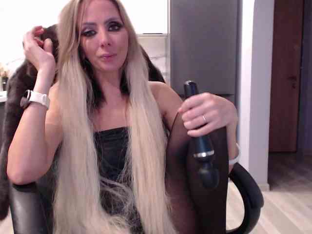 blondalina webcam