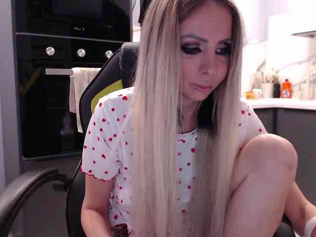 blondalina webcam
