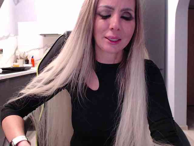 blondalina webcam