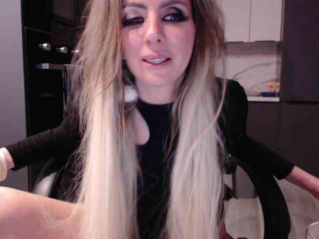 blondalina webcam