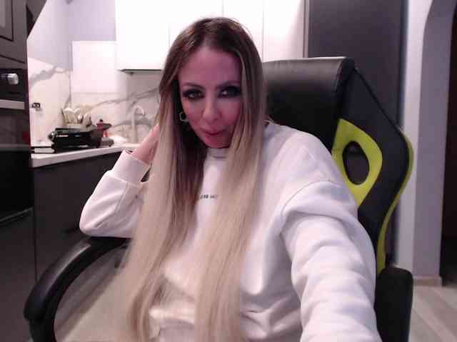 blondalina webcam