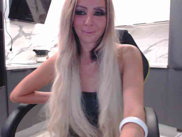 blondalina webcam