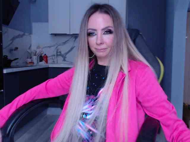 blondalina webcam