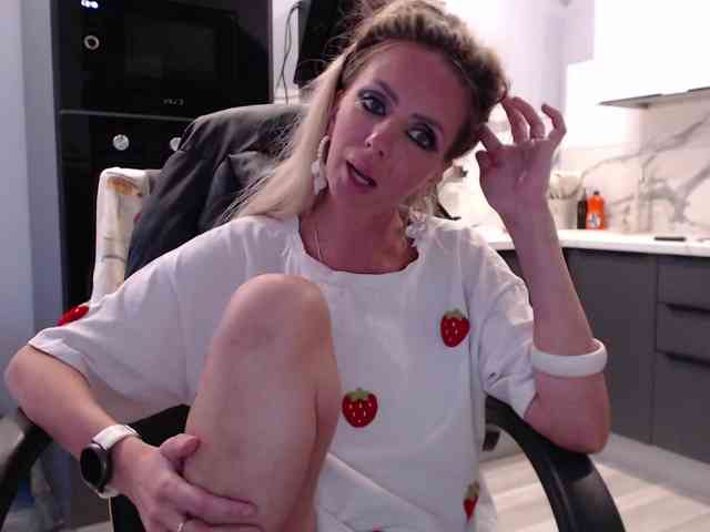 blondalina webcam