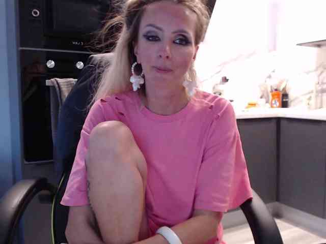 blondalina webcam