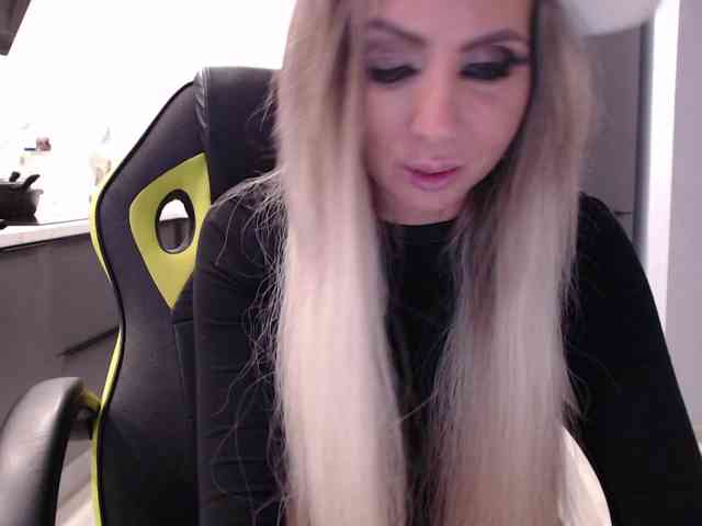 blondalina webcam
