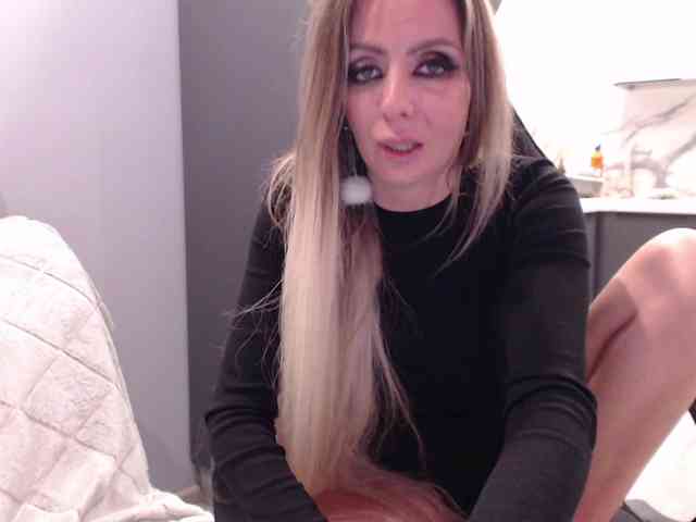 blondalina webcam