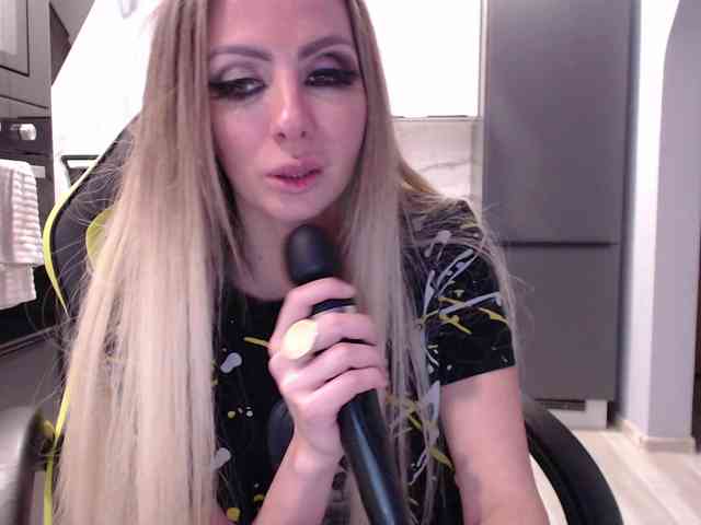 blondalina webcam