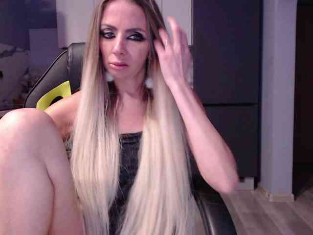 blondalina webcam