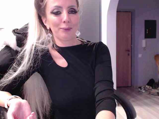 blondalina Live Webcam on BongaCams