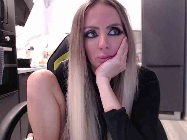blondalina webcam