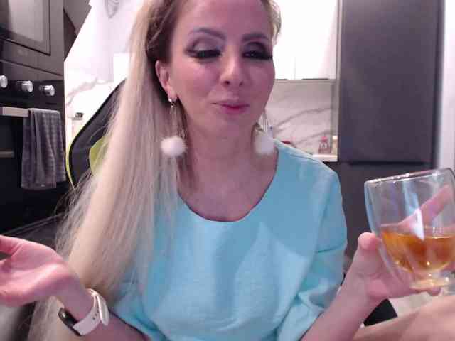 blondalina webcam