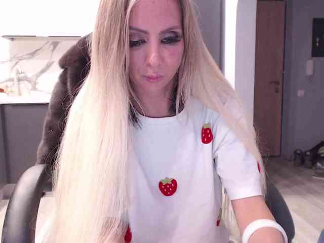 blondalina webcam