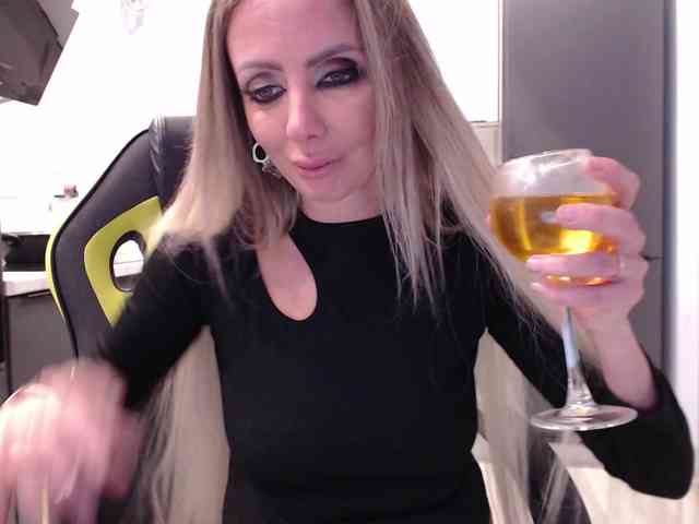 blondalina webcam
