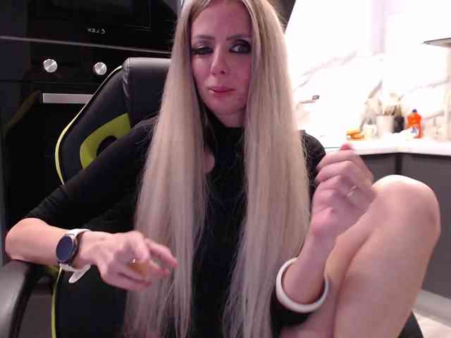 blondalina webcam