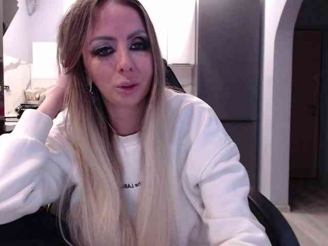 blondalina webcam