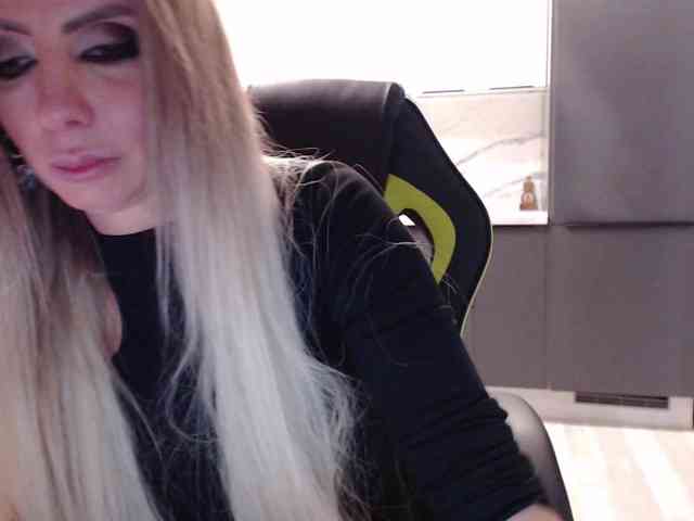 blondalina webcam
