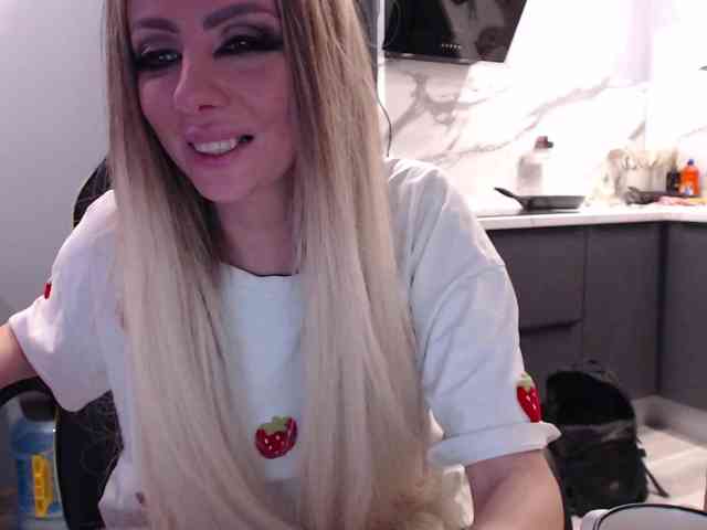 blondalina webcam