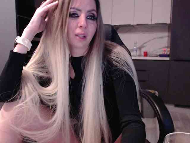 blondalina webcam