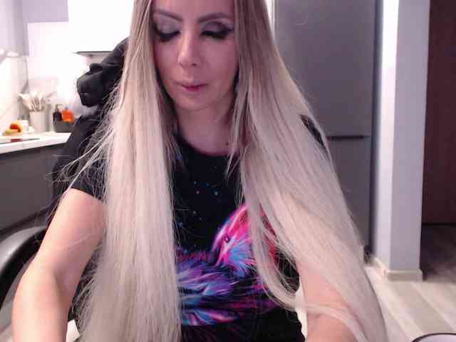 blondalina webcam