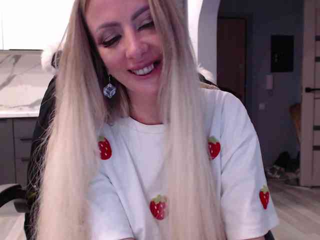 blondalina webcam