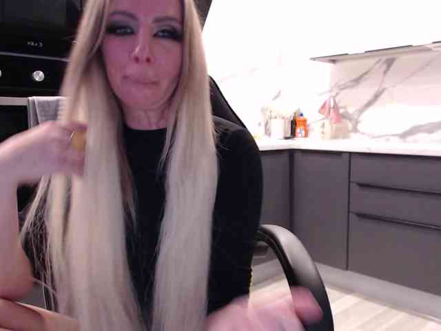 blondalina webcam